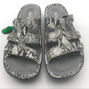 Algeria Venus Pewter Snake  Sandals EU 39 US 8.5-9